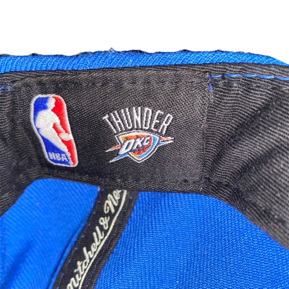 Oklahoma City Thunder NBA Mitchell and Ness snapback hat - Picture 6 of 7